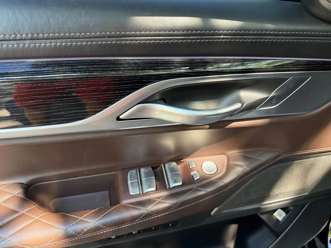 BMW 7 Series 2021 — Photo 7/20