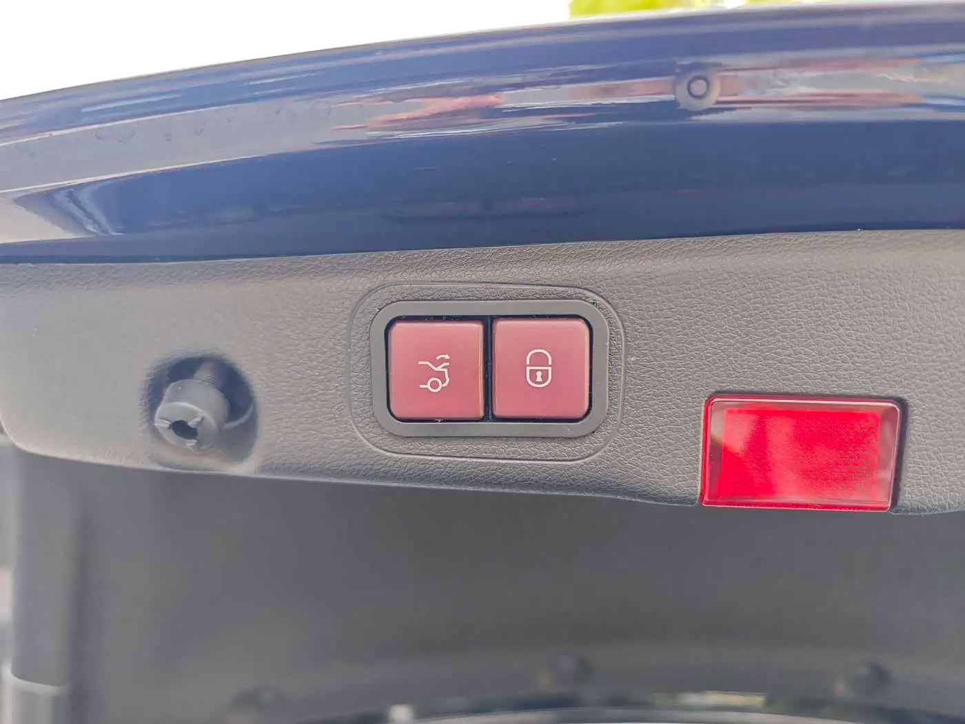 Mercedes-Benz E-Class 2021 — Photo 15/20