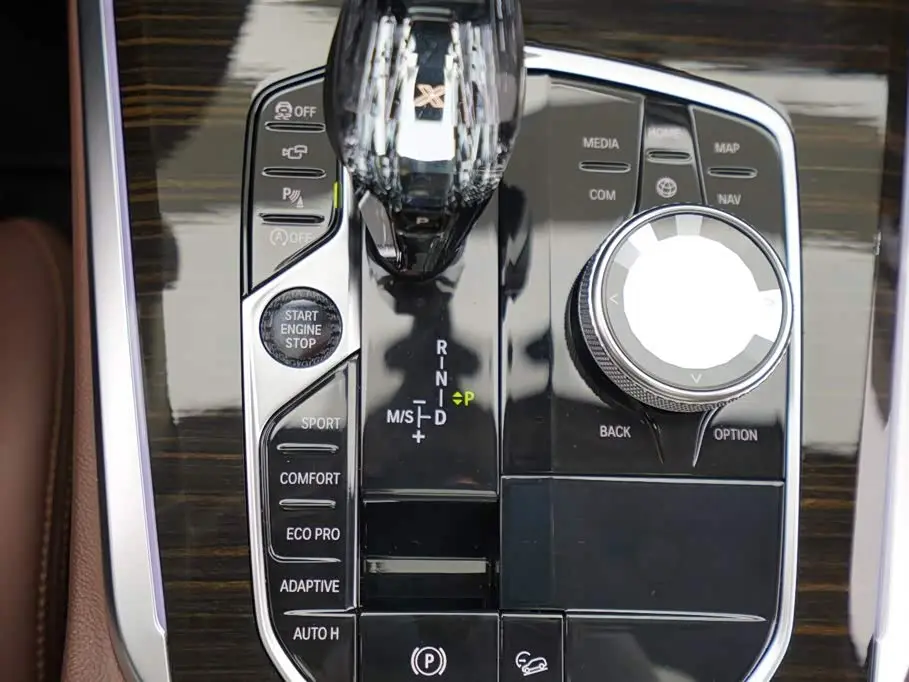 BMW X5 2020 — Photo 10/18
