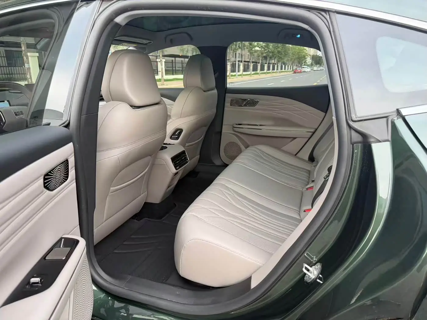 Geely Galaxy Galaxy Xingyao 8 2025 — Şəkil 5/9