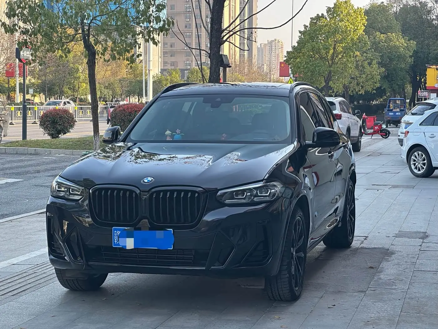 BMW X3 2022 — Фото 1/10