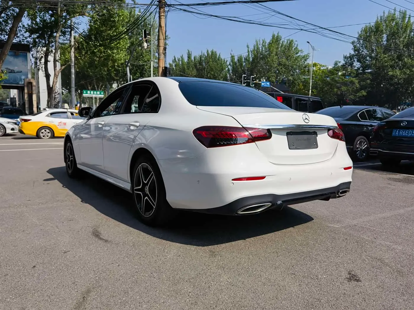 Mercedes-Benz E-Class 2022 — Photo 4/18