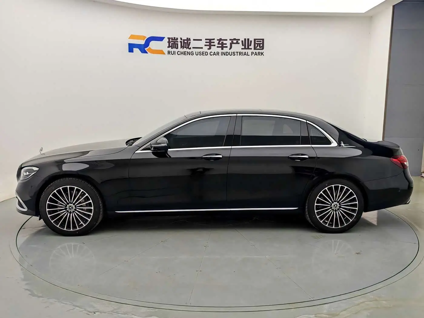 Mercedes-Benz E-Class New Energy 2022 — Фото 3/19