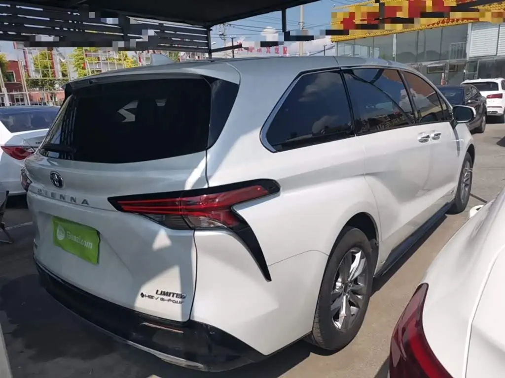 Toyota Sienna 2024 — Photo 7/20