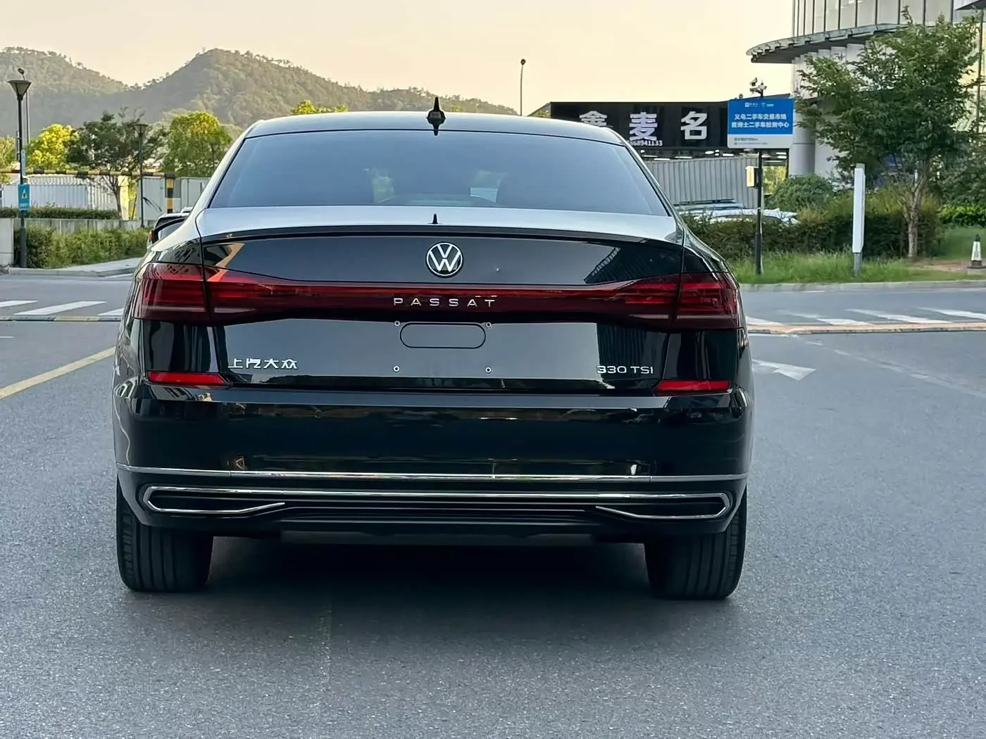 Volkswagen Passat 2023 — Фото 8/9