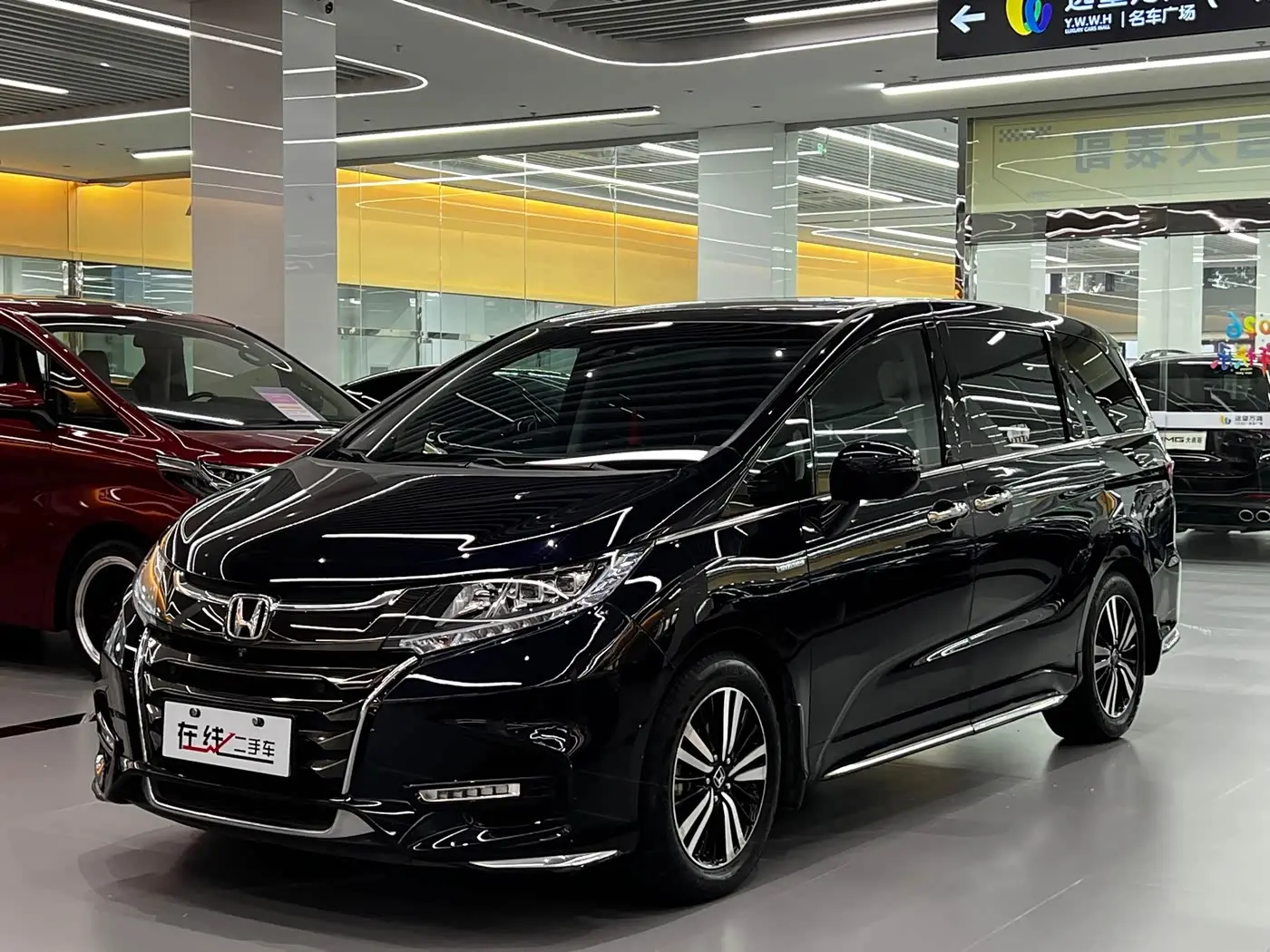 Honda Odyssey 2019 — Фото 1/18
