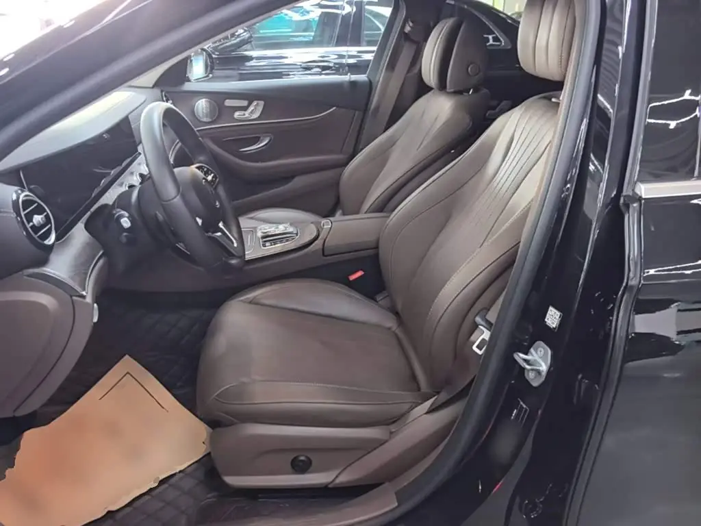 Mercedes-Benz E-Class 2019 — Фото 14/19