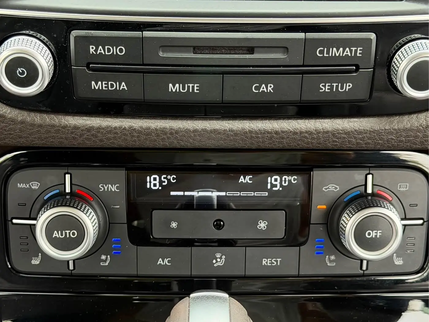 Volkswagen Touareg 2017 — Photo 13/20