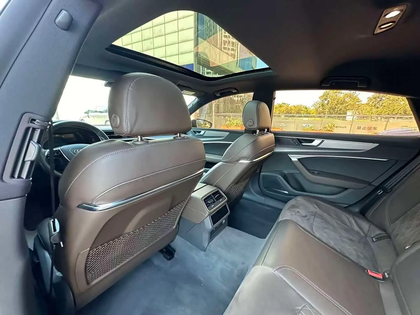 Audi A7L 2022 — Photo 18/20