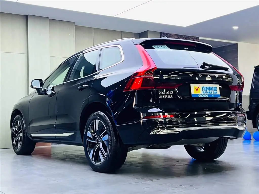 Volvo XC60 2026 — Фото 6/16