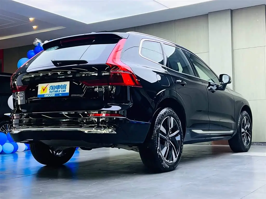 Volvo XC60 2026 — Фото 4/16