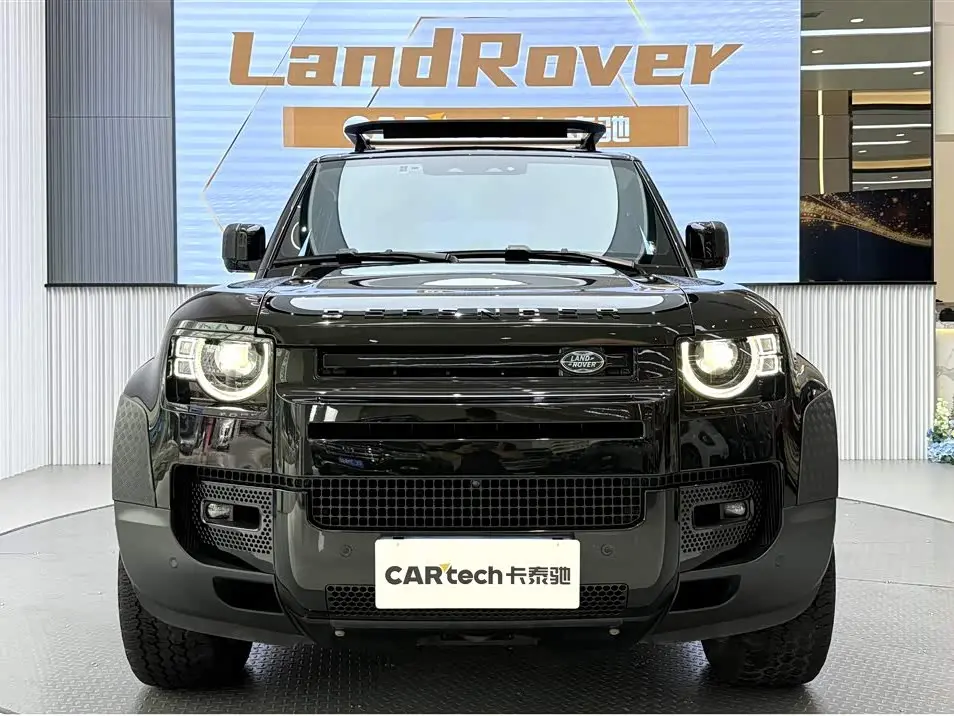 Land Rover Defender 2023 — Фото 1/20