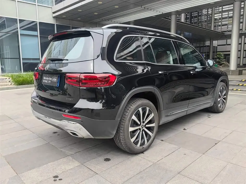 Mercedes-Benz GLB 2025 — Photo 6/20