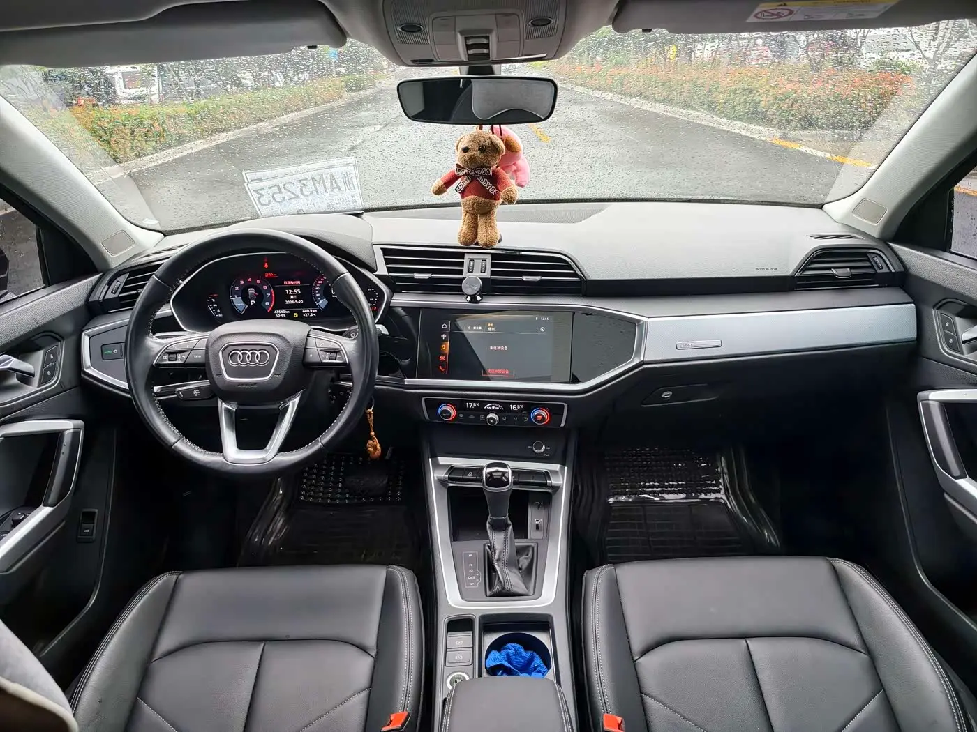 Audi Q3 2020 — Şəkil 14/16