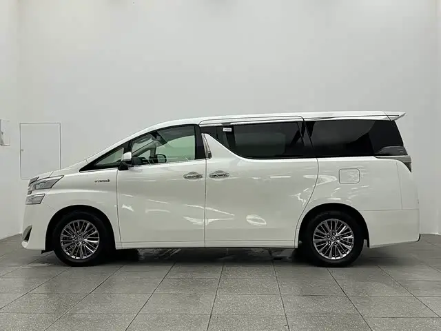 Toyota Vellfire 2019 — Photo 8/19