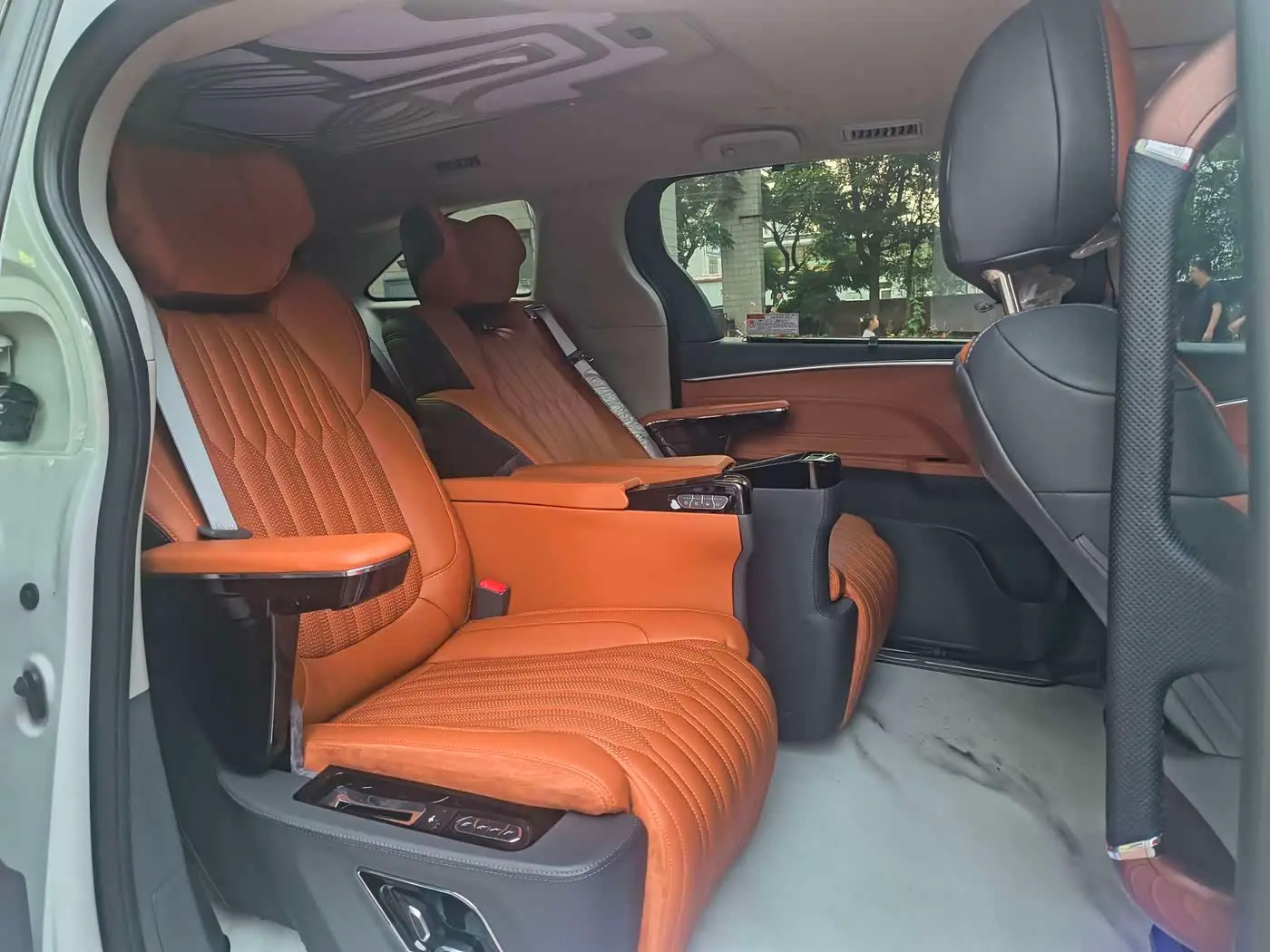 Toyota Granvia 2024 — Şəkil 20/20