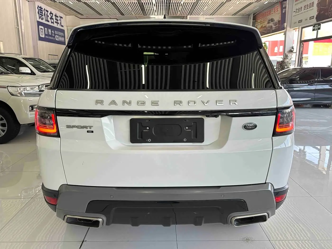 Land Rover Range Rover Sport 2019 — Photo 6/20
