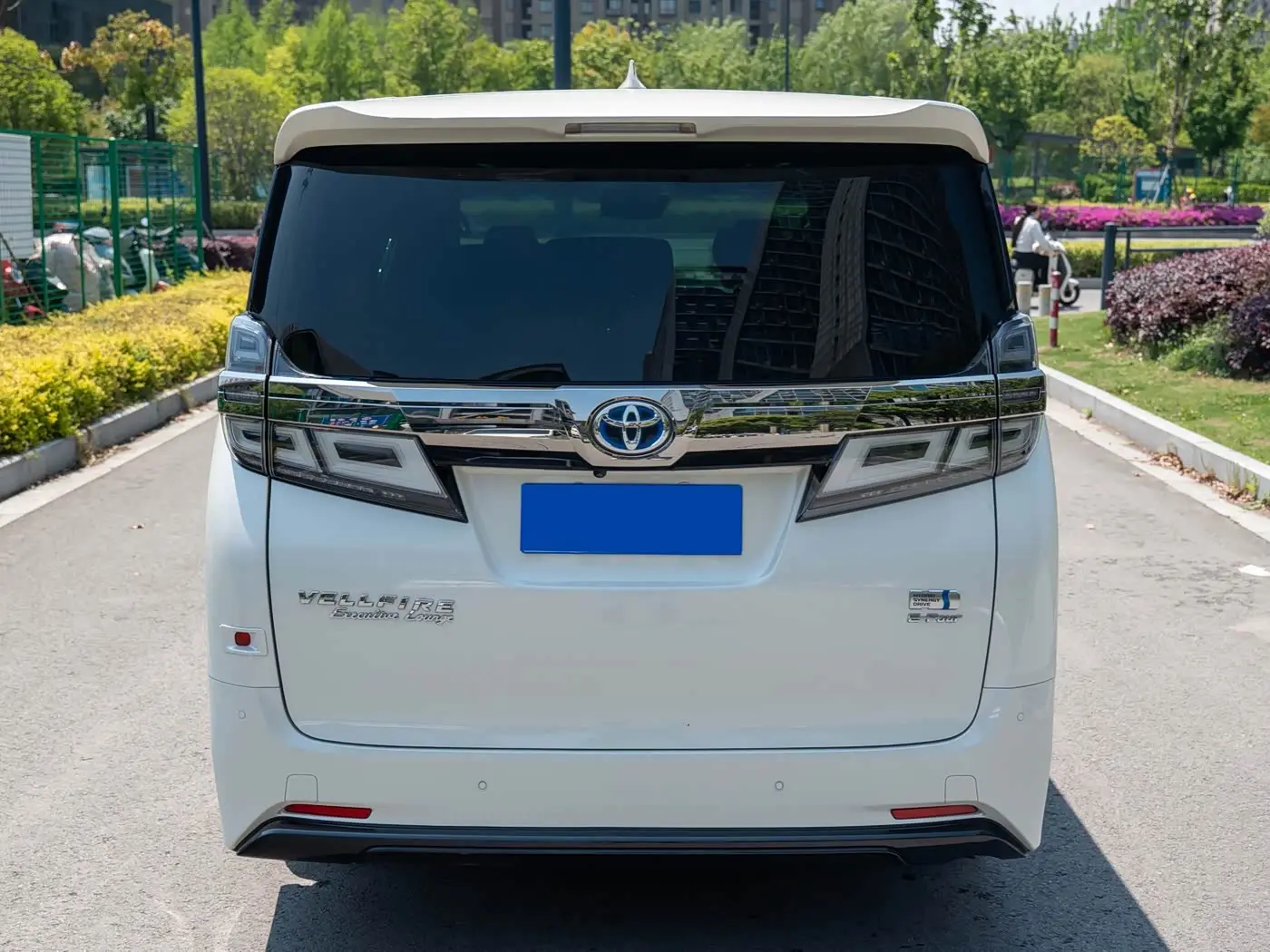 Toyota Vellfire 2020 — Photo 5/17
