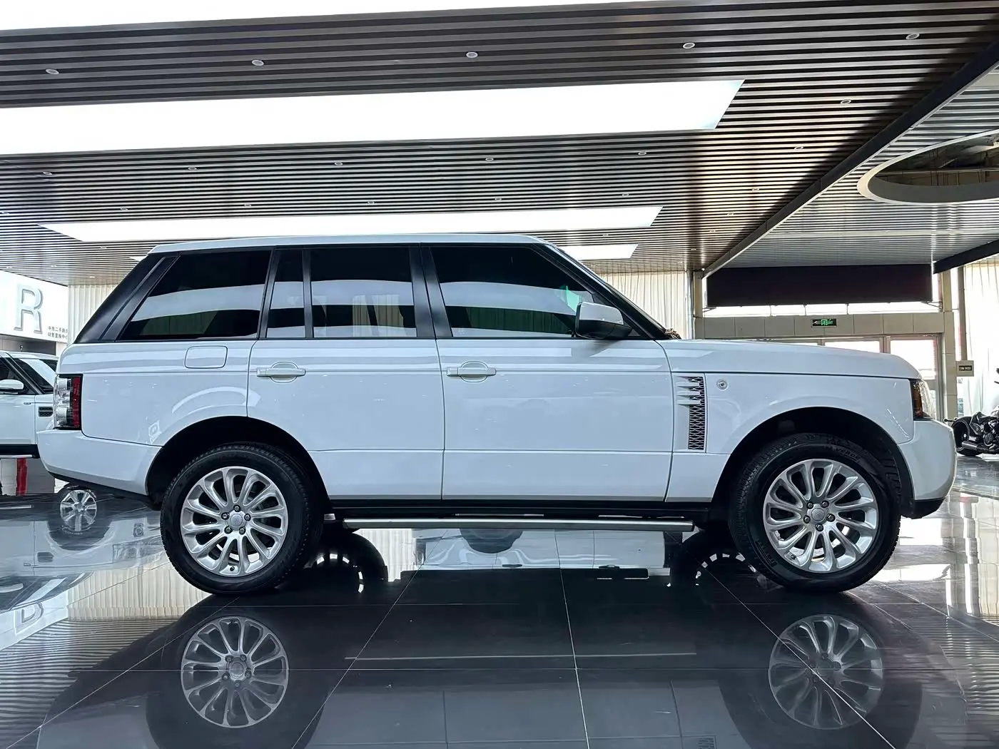 Land Rover Range Rover 2012 — Photo 4/15