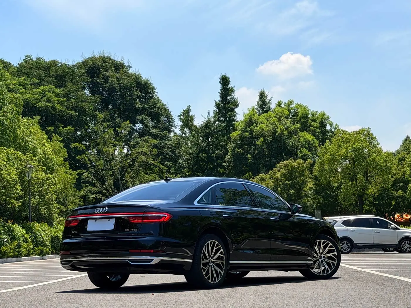 Audi A8 2021 — Photo 4/20