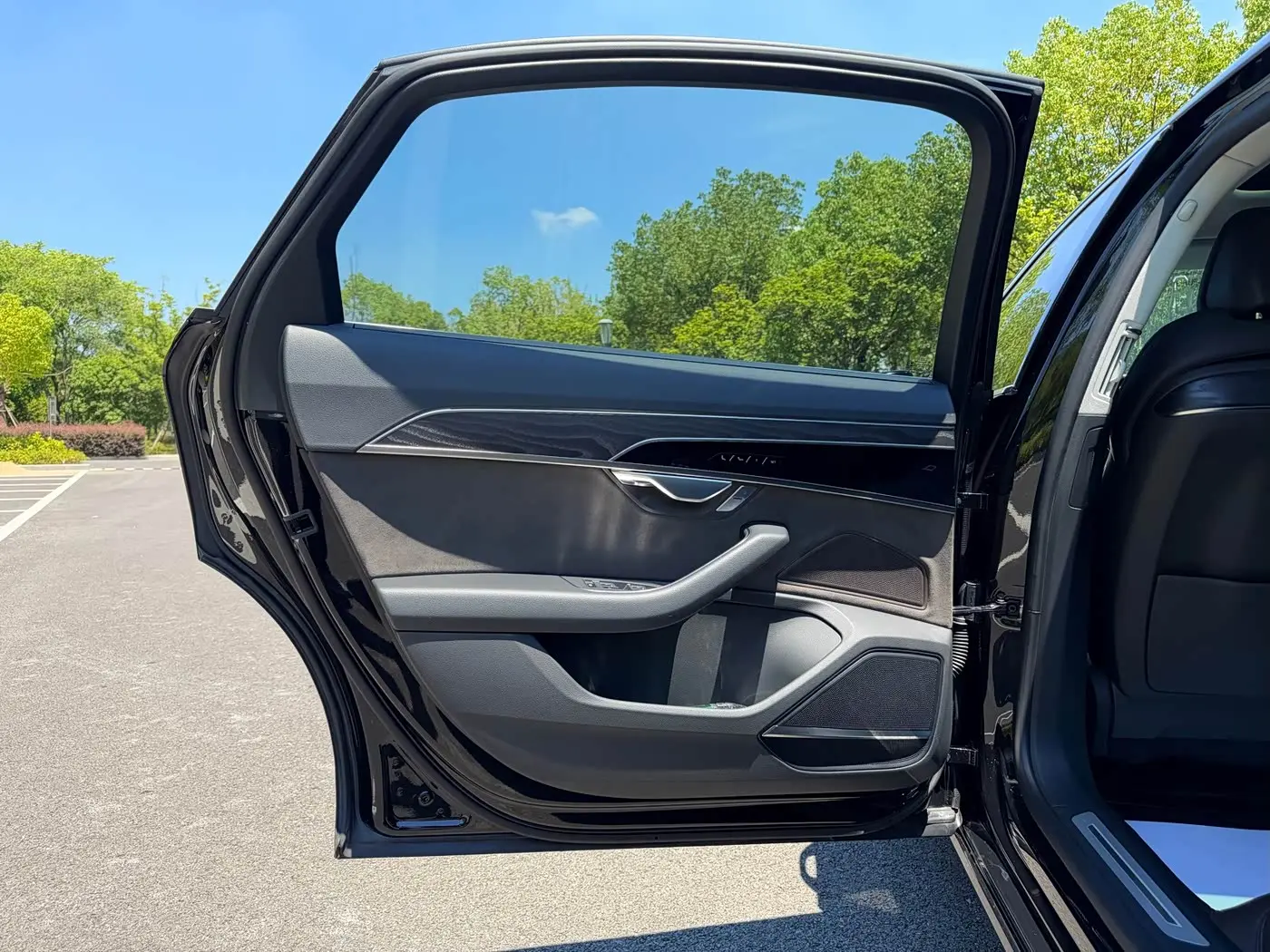 Audi A8 2021 — Photo 19/20