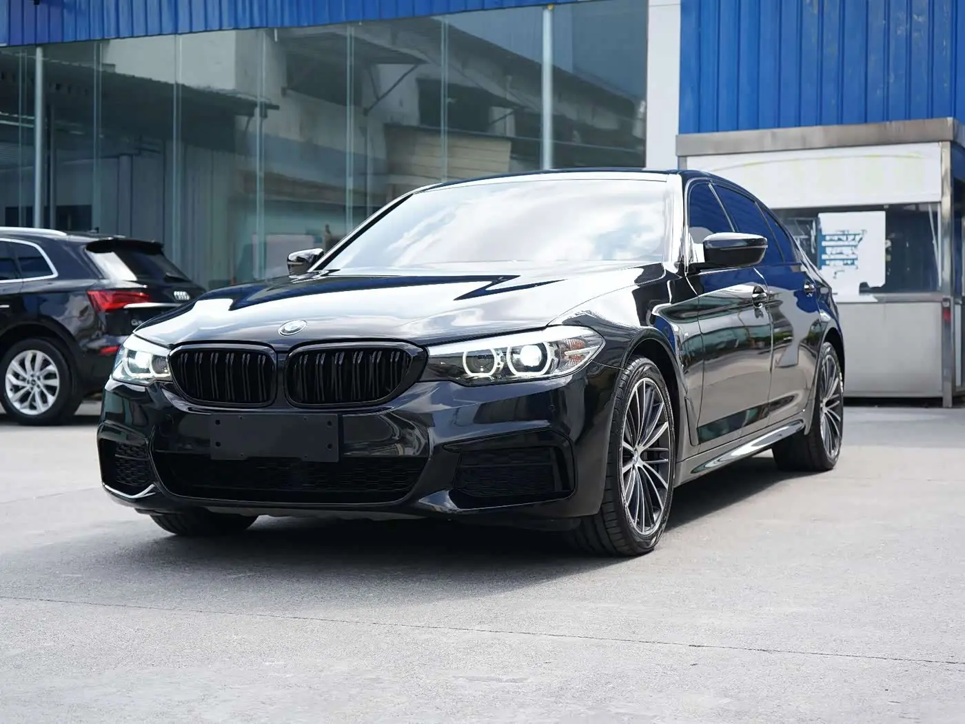 BMW 5 Series 2019 — Фото 1/17