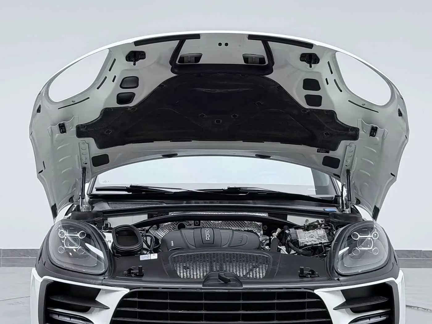 Porsche Macan 2021 — Photo 10/20