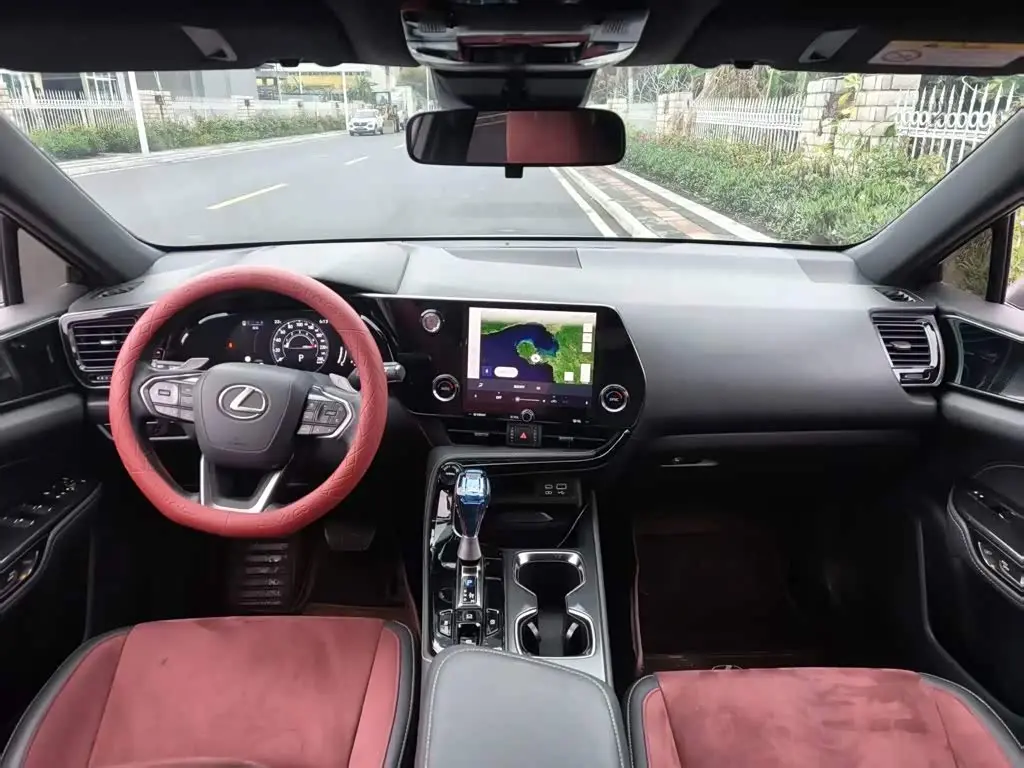Lexus NX 2022 — Photo 5/9