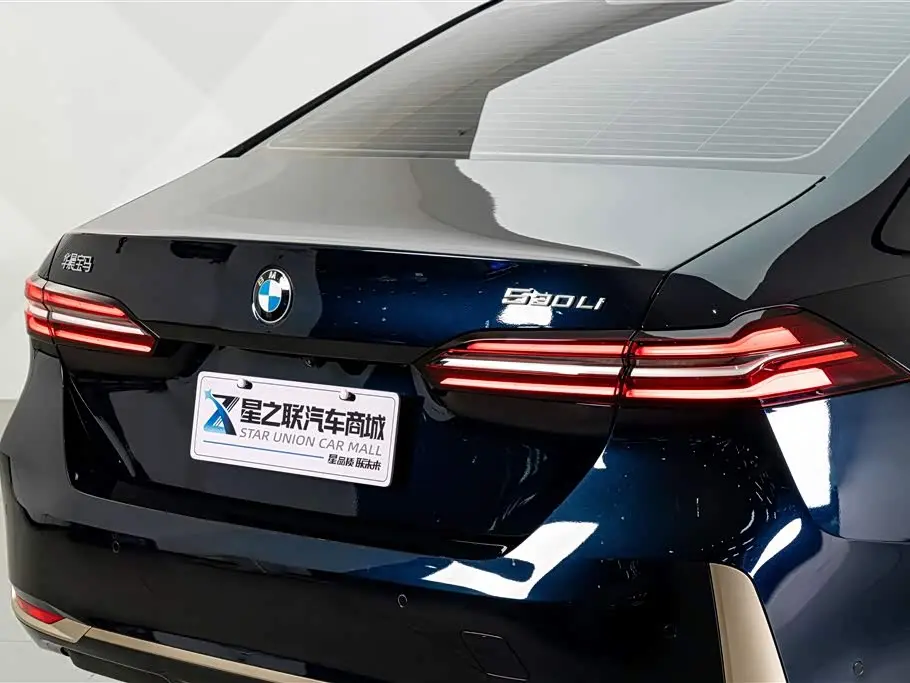 BMW 5 Series 2025 — Photo 8/20