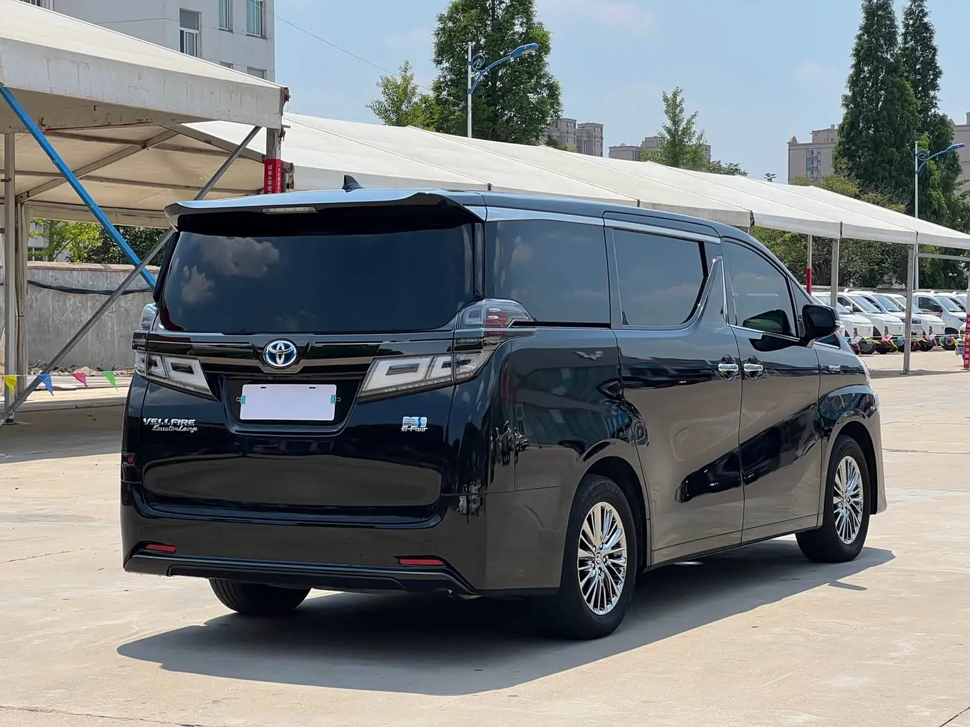 Toyota Vellfire 2021 — ფოტო 15/15