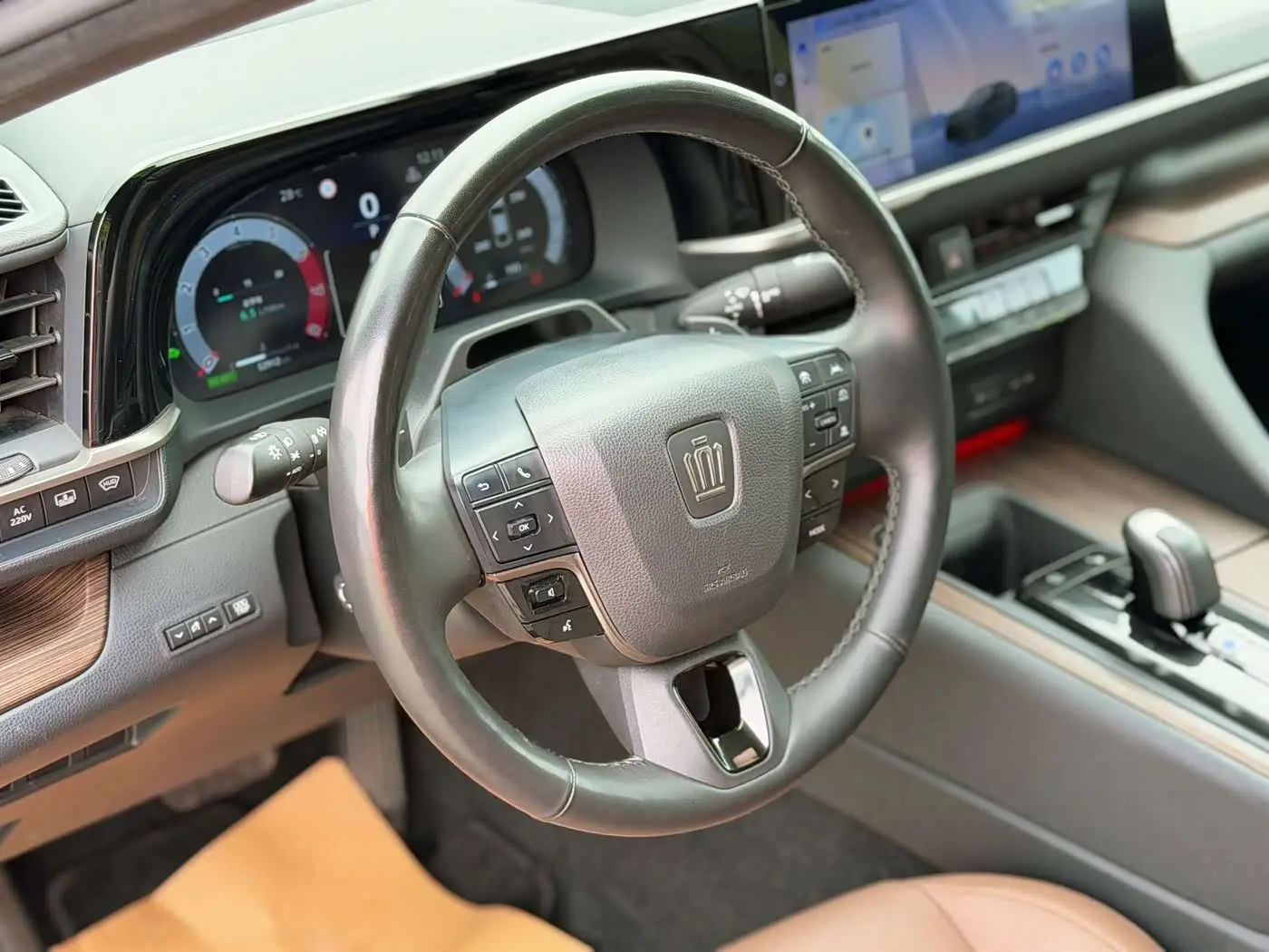 Toyota Crown 2024 — Şəkil 9/18