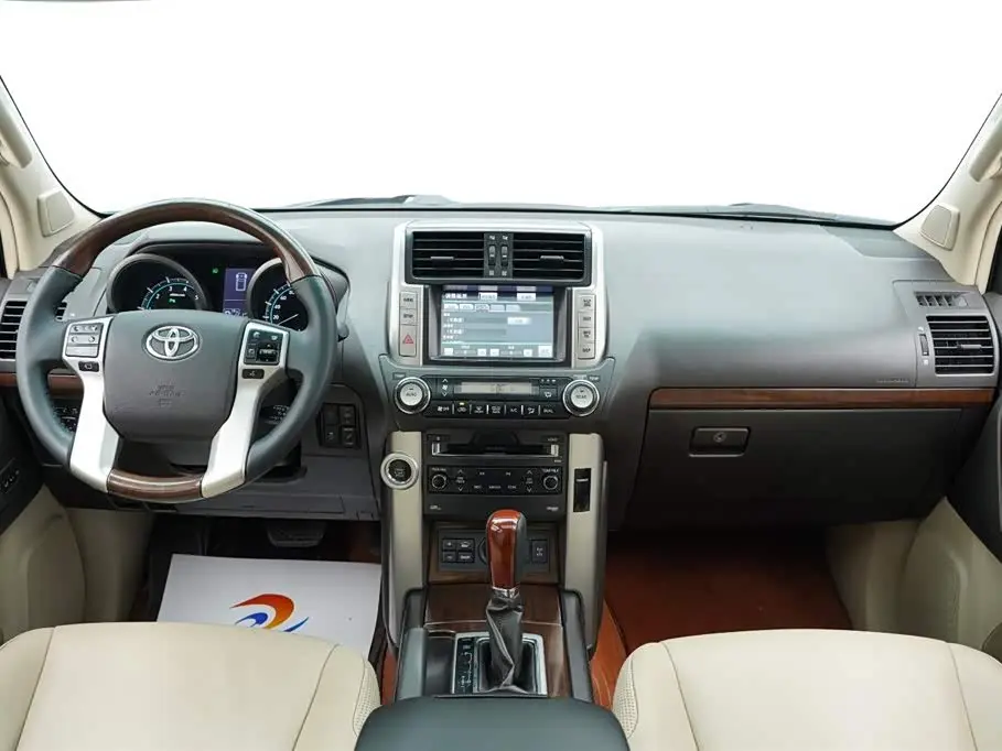 Toyota Prado 2011 — Photo 7/20