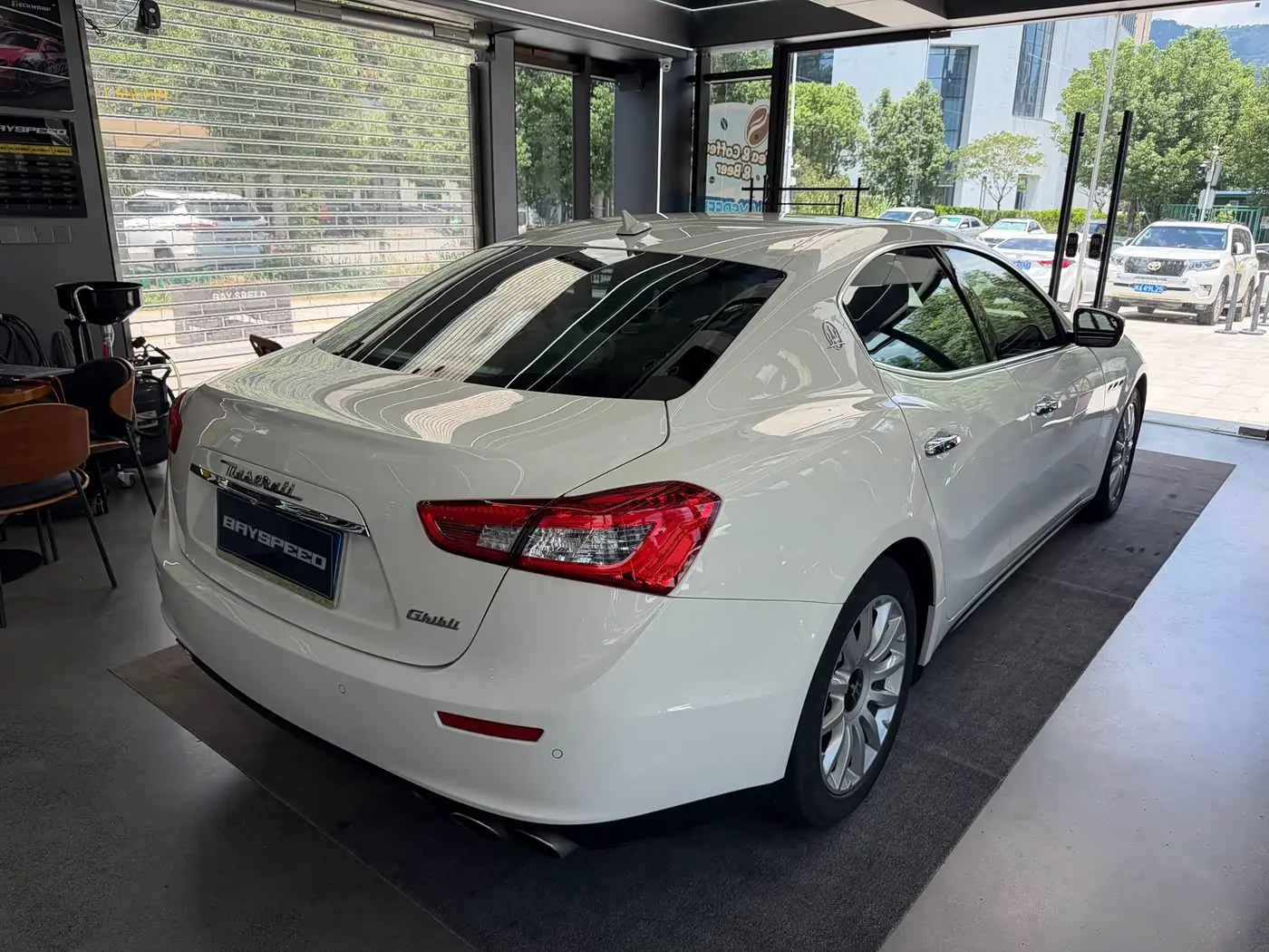 Maserati Ghibli 2017 — Şəkil 12/19