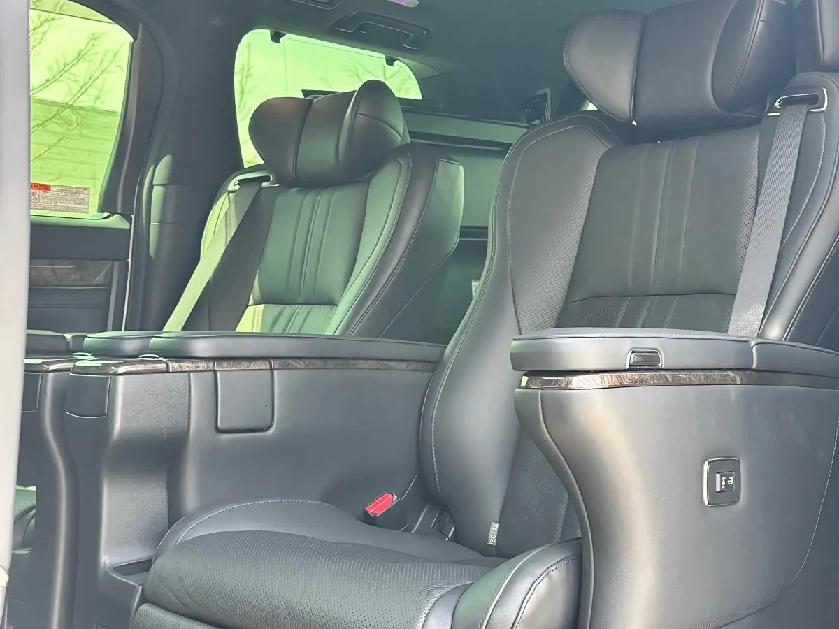 Toyota Vellfire 2021 — Photo 11/20