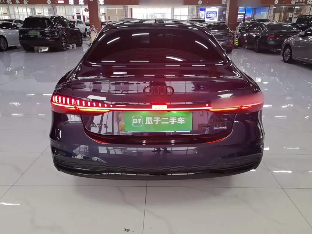 Audi A7L 2022 — Photo 6/20