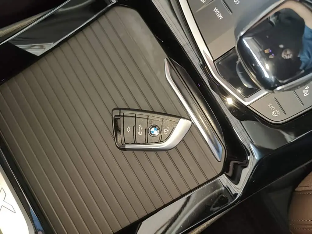 BMW X3 2022 — Photo 9/20