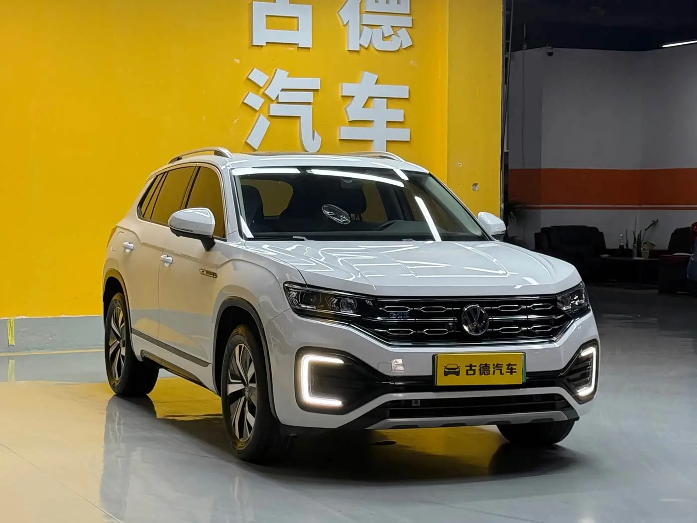 Volkswagen Tayron GTE Plug-in Hybrid 2020 — Фото 3/20