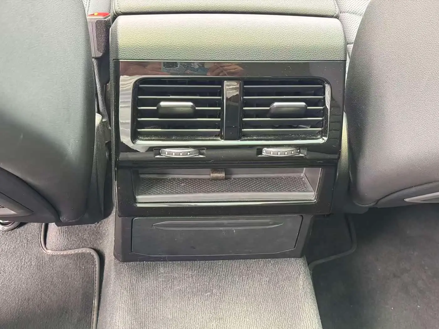 Volkswagen Touareg 2022 — Şəkil 20/20
