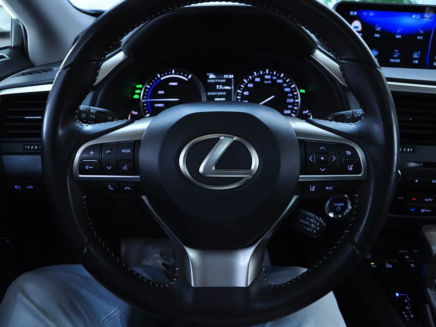Lexus RX 2018 — Фото 7/17