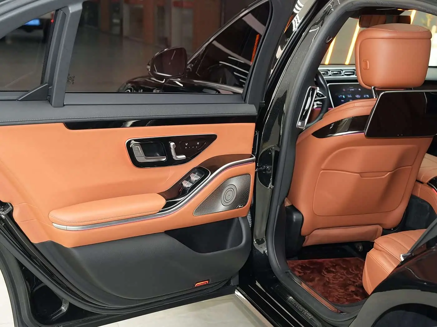 Mercedes-Benz S-Class 2021 — Photo 8/19