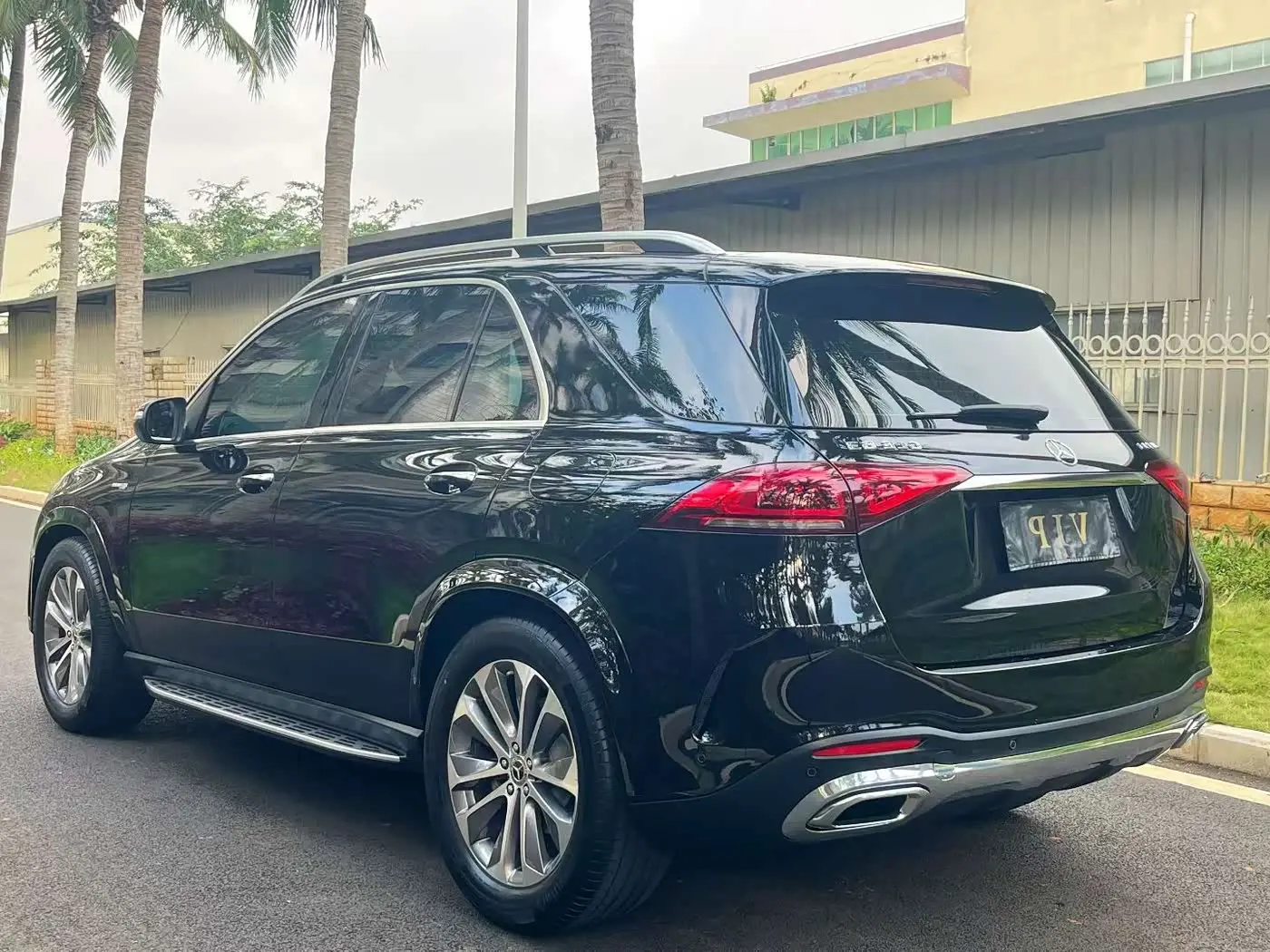 Mercedes-Benz GLE 2022 — Photo 8/9