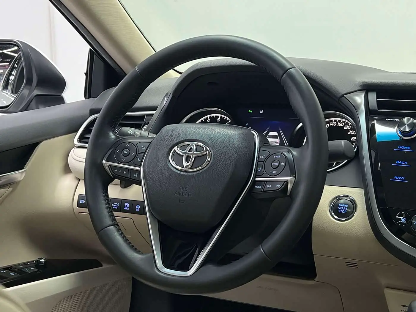 Toyota Camry 2019 — Фото 17/20