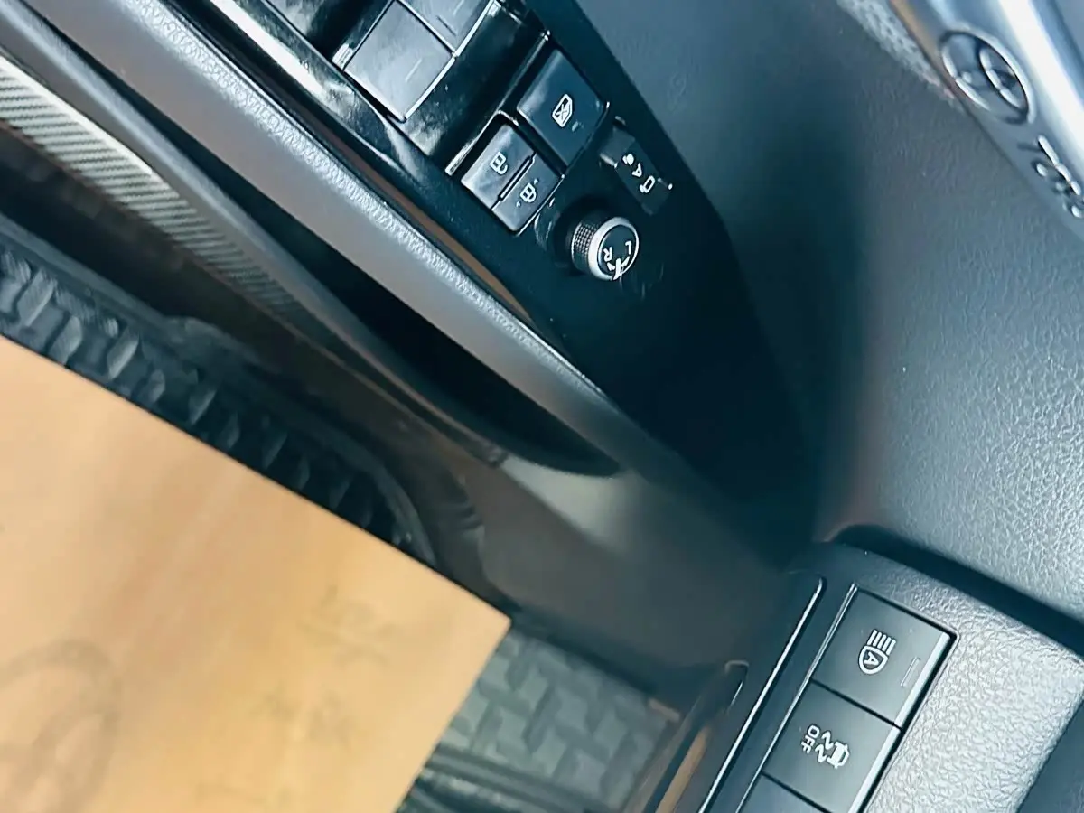 Toyota Camry 2023 — Фото 17/20