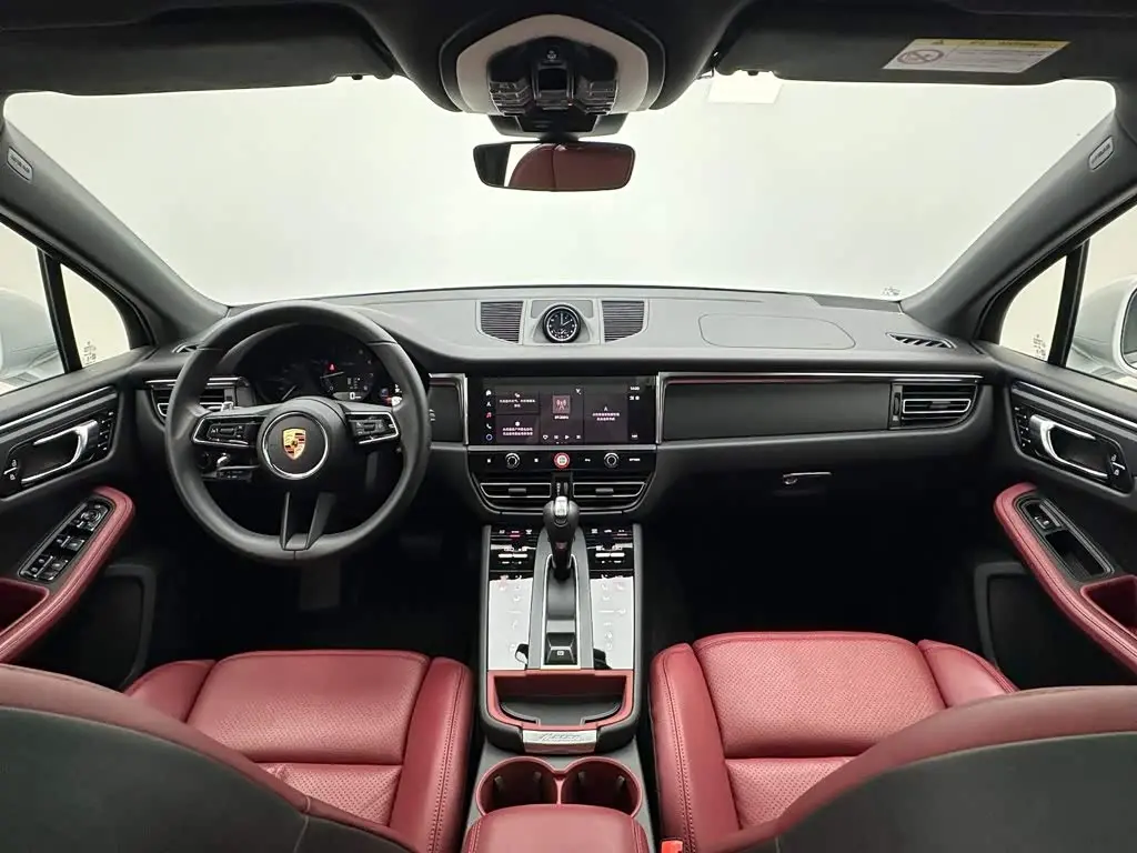 Porsche Macan 2026 — Фото 19/20