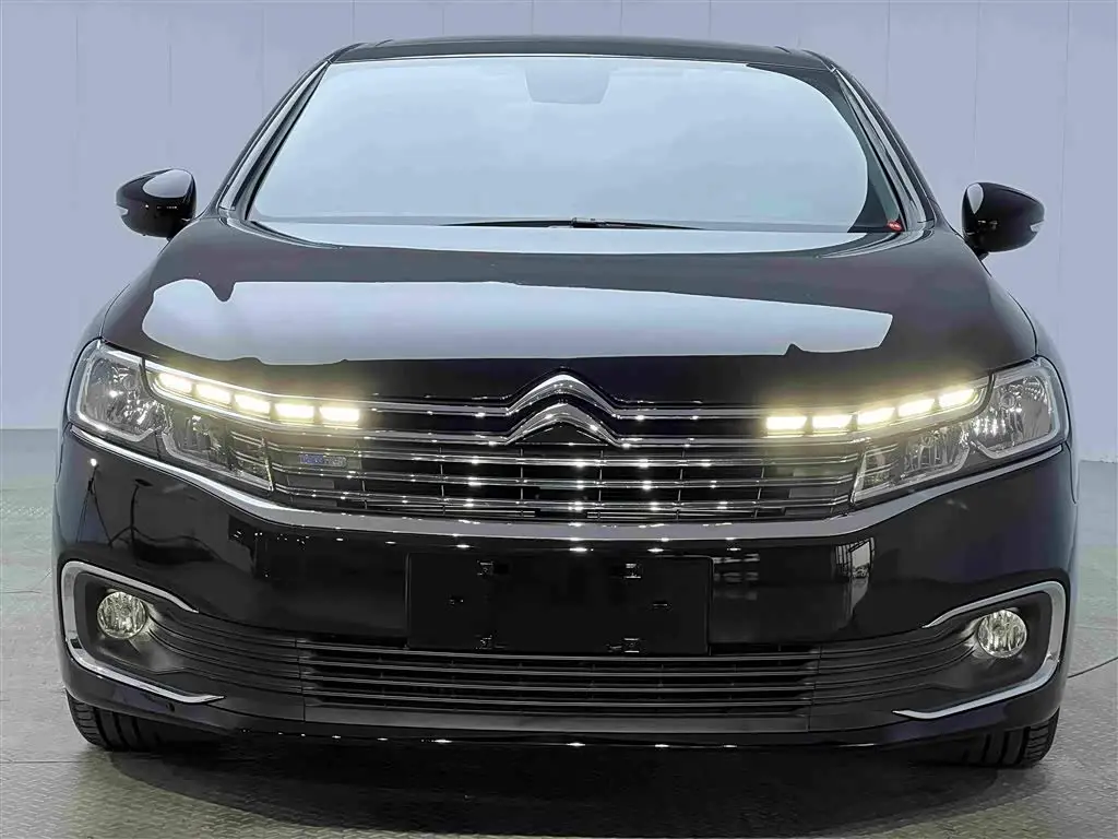 Citroën C6 2023 — Фото 2/17