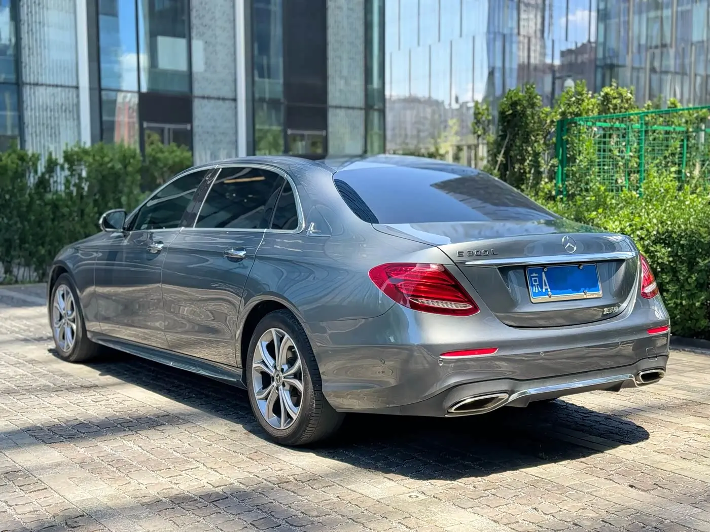 Mercedes-Benz E-Class 2020 — Photo 3/20