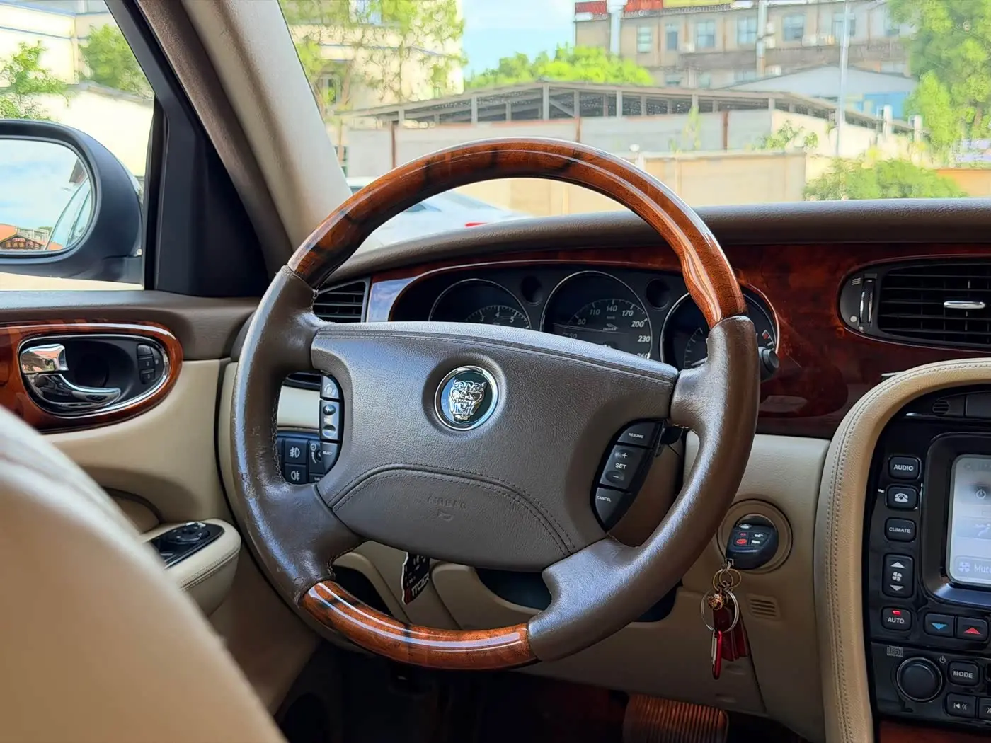 Jaguar XJ 2006 — Şəkil 19/20