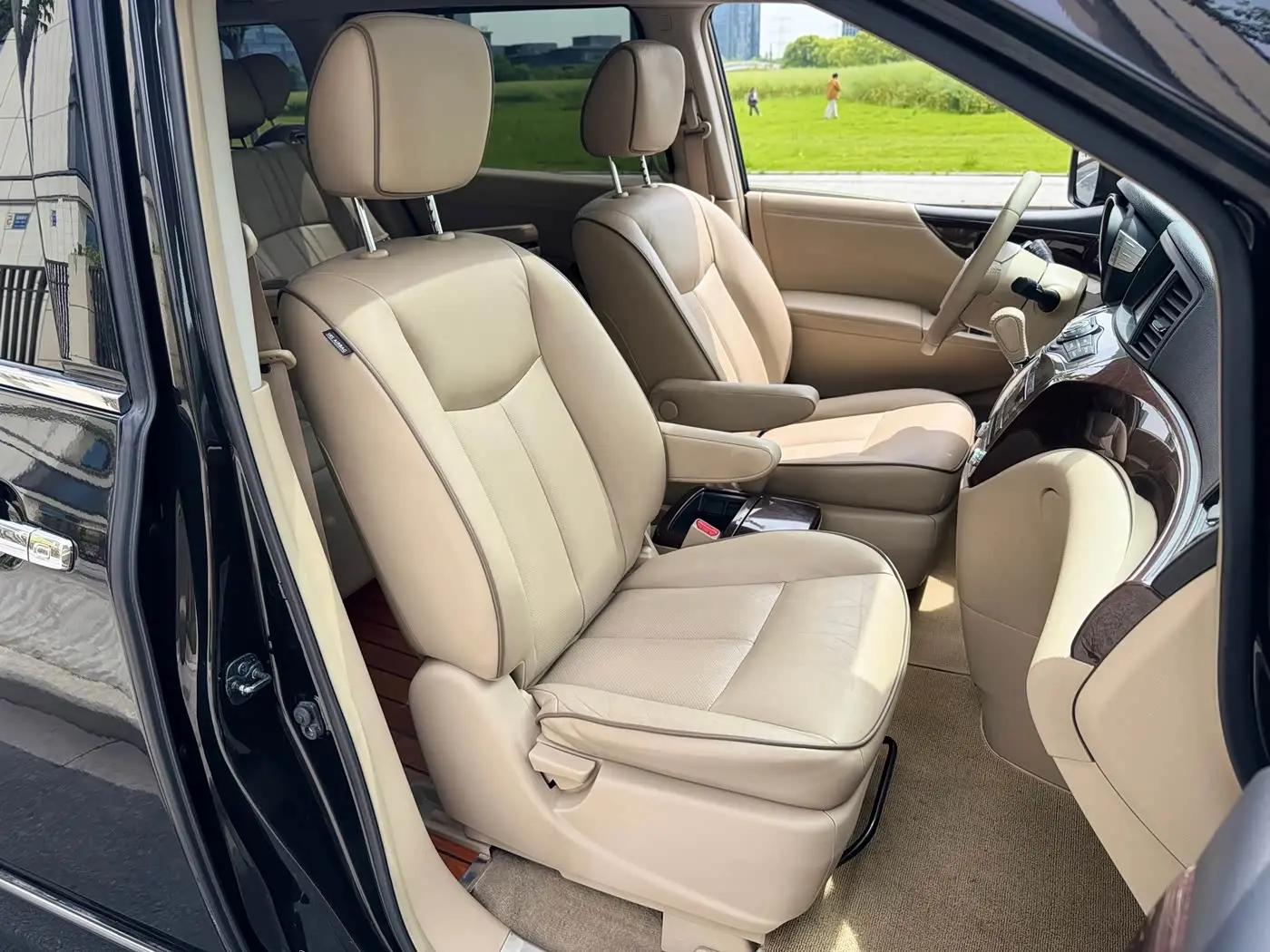 Nissan Quest 2015 — Şəkil 14/17