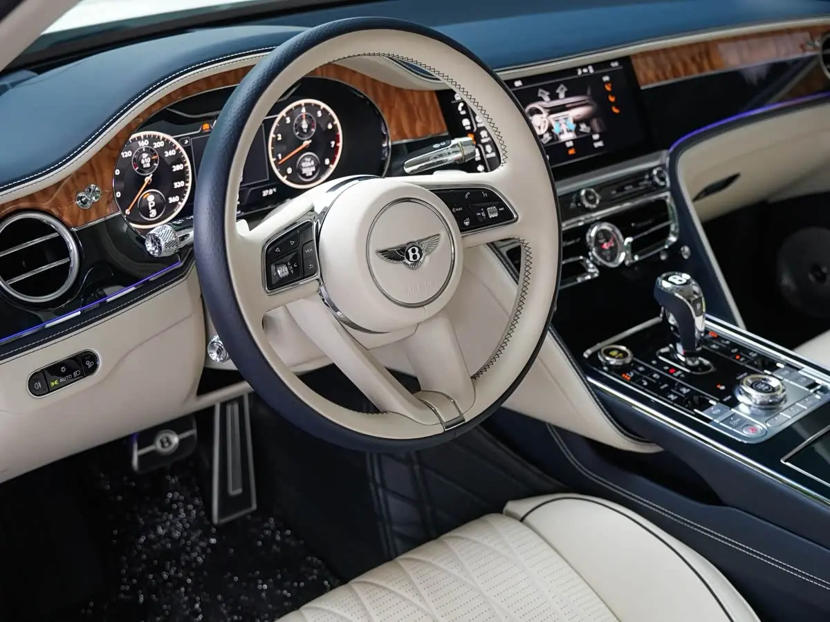 Bentley Flying Spur 2022 — Фото 12/20