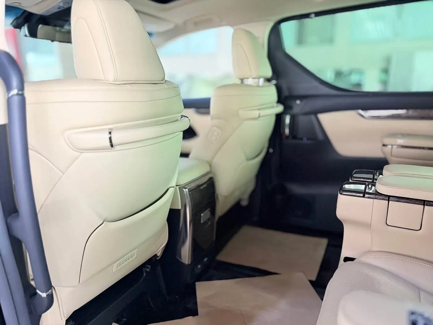 Toyota Vellfire 2020 — Photo 9/20